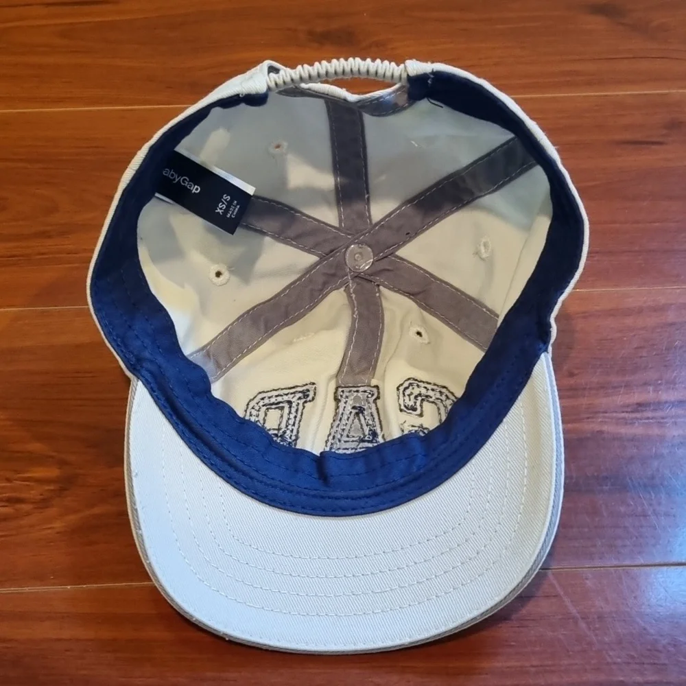 babyGap Cap Off White Size XS/S